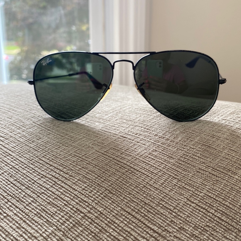Black Rayban Aviators